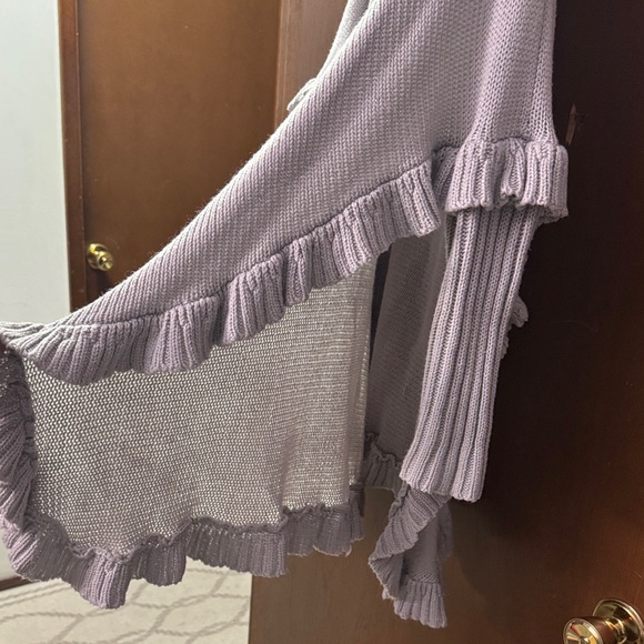 Gray Ruffled Sweater Top - Picture 4 of 5